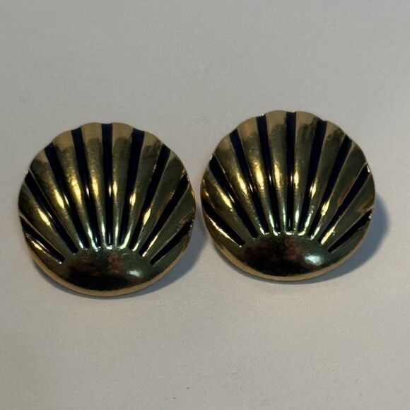 Vintage Earrings Black Enamel Gold Tone Clip-On Button Shell - Picture 7 of 9